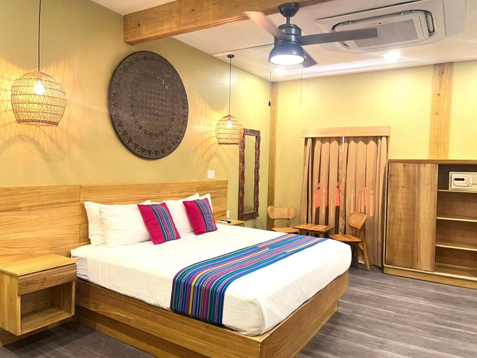 Mr. Tucan Hotel ويست ايند المظهر الخارجي الصورة